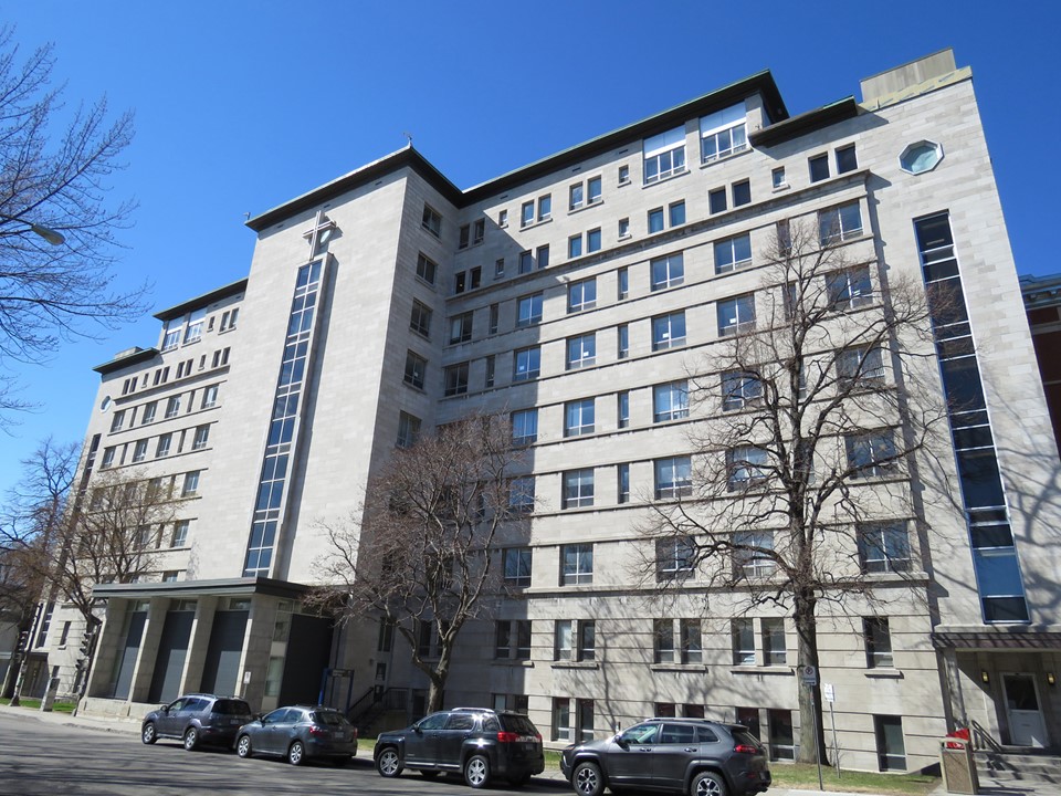 BUILDING REQUESTS Aile B Hôpital StFrançois d'Assise Québec 39.